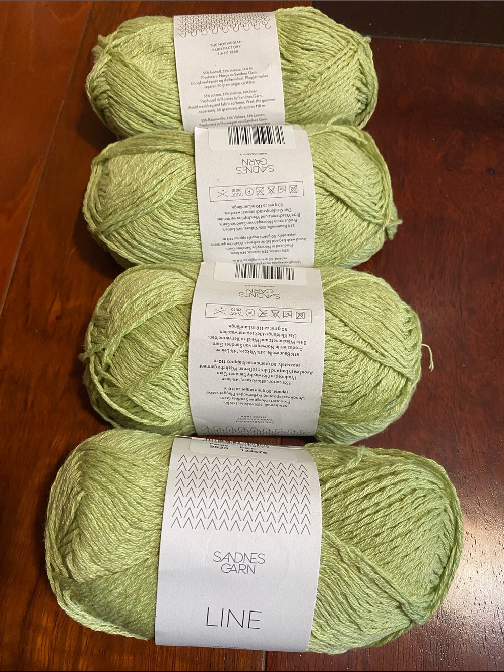 Sandnes Garn LINE Light Green Yarn - 4 Skeins 50g 110m